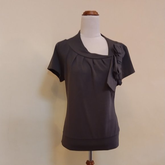 Retro style top with collar detail in brown - Picture 2 of 4